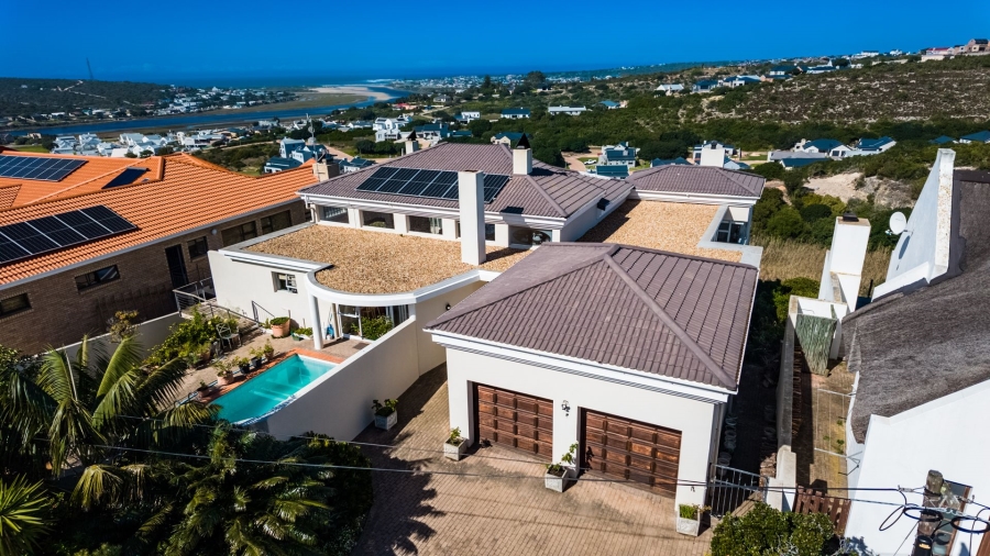 5 Bedroom Property for Sale in Stilbaai Wes Western Cape